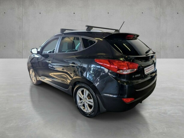 hyundai-ix35-diesel-2011-big-2