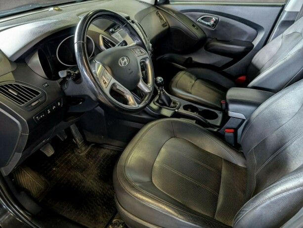 hyundai-ix35-diesel-2011-big-21