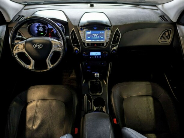 hyundai-ix35-diesel-2011-big-12