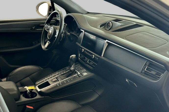 porsche-macan-bensin-2019-big-10
