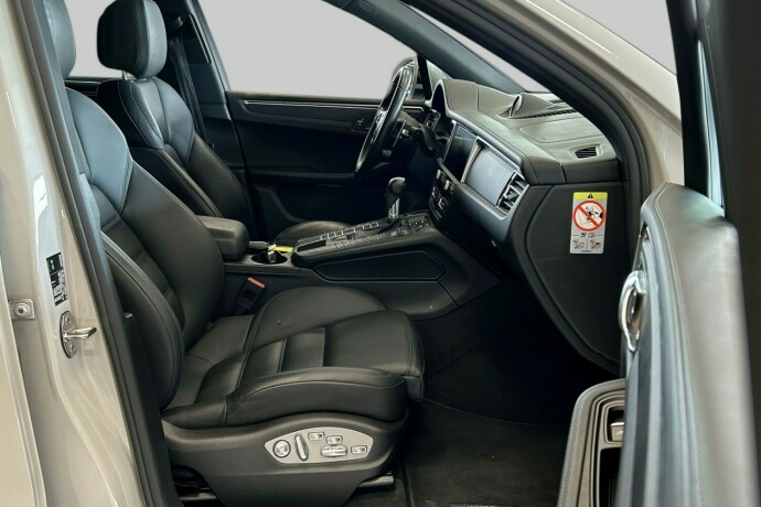 porsche-macan-bensin-2019-big-9