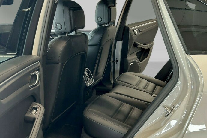 porsche-macan-bensin-2019-big-12