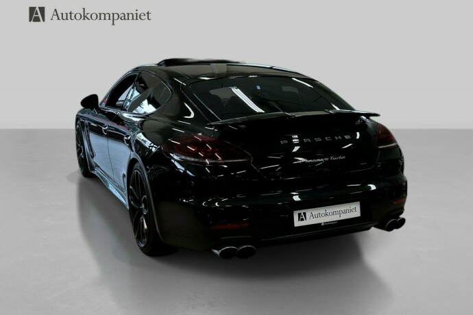 porsche-panamera-bensin-2014-big-3