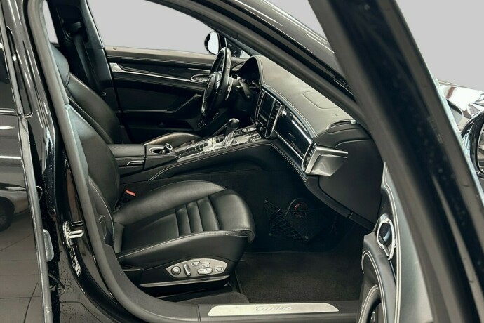porsche-panamera-bensin-2014-big-8