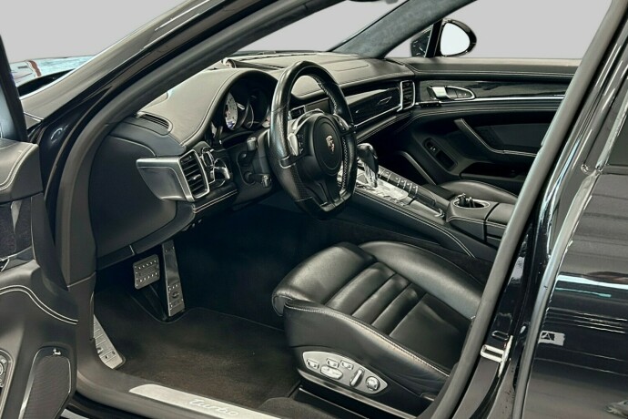 porsche-panamera-bensin-2014-big-6