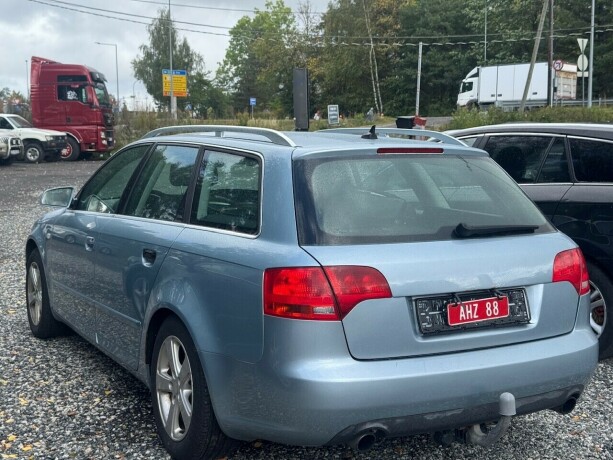audi-a4-bensin-2005-big-1