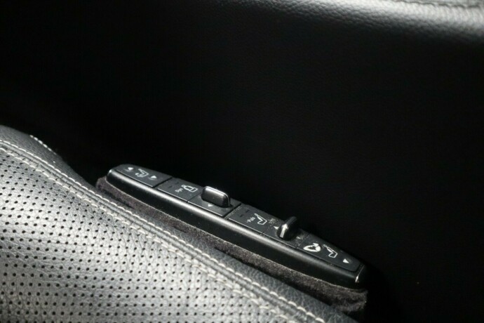 mercedes-benz-cls-bensin-2012-big-15