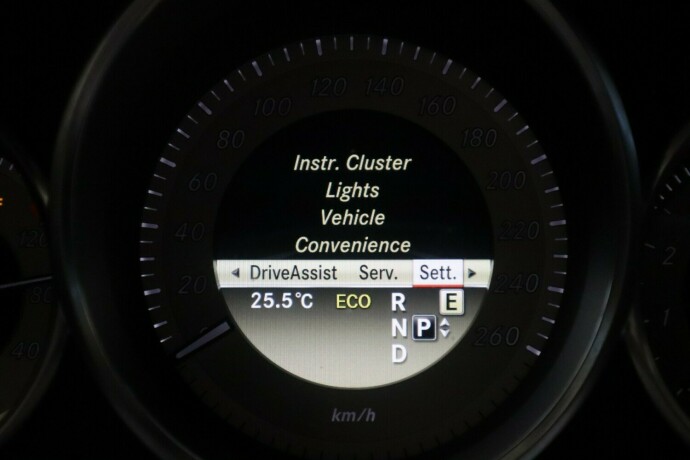 mercedes-benz-cls-bensin-2012-big-26