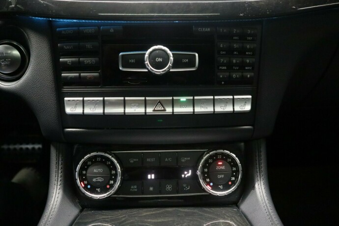 mercedes-benz-cls-bensin-2012-big-31