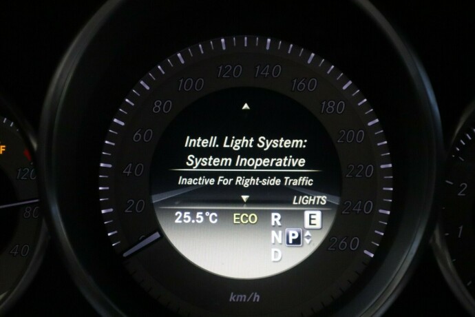 mercedes-benz-cls-bensin-2012-big-27