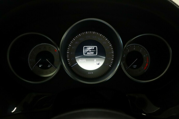 mercedes-benz-cls-bensin-2012-big-24