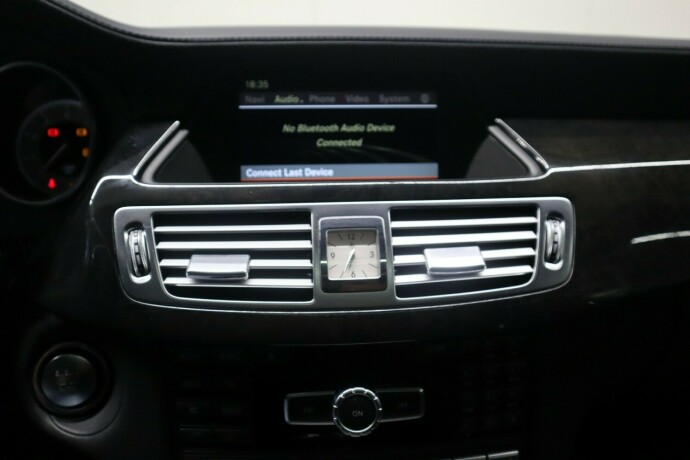 mercedes-benz-cls-bensin-2012-big-32