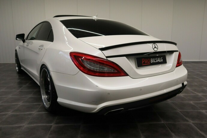 mercedes-benz-cls-bensin-2012-big-2