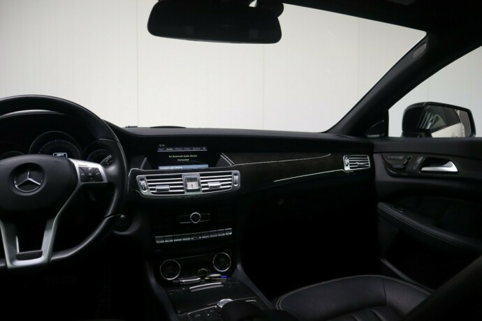 mercedes-benz-cls-bensin-2012-big-19