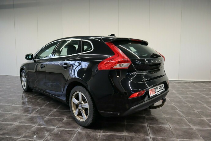 volvo-v40-diesel-2014-big-4
