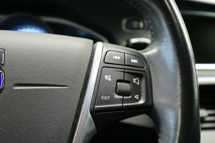 volvo-v40-diesel-2014-big-36