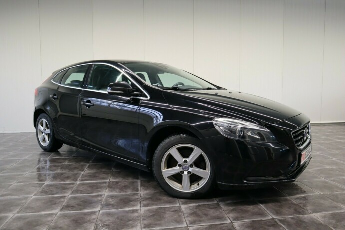 volvo-v40-diesel-2014-big-5