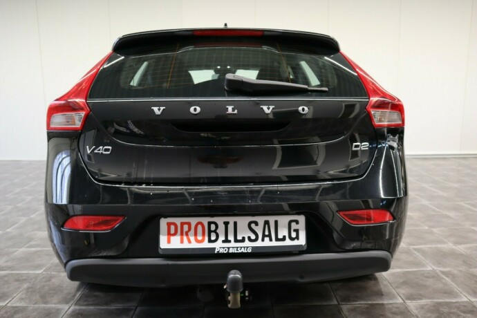 volvo-v40-diesel-2014-big-8