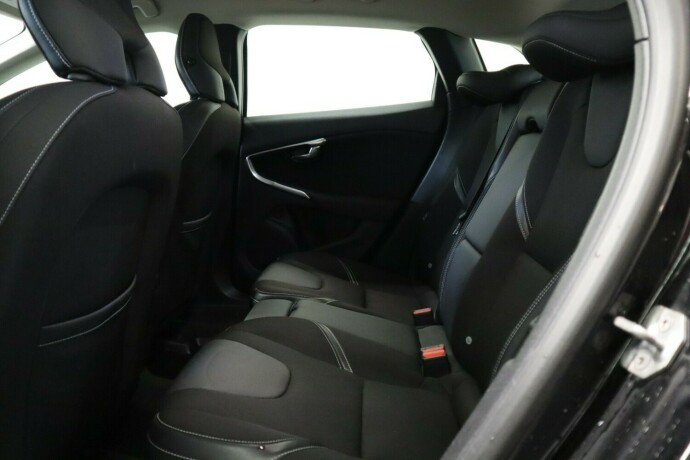 volvo-v40-diesel-2014-big-14
