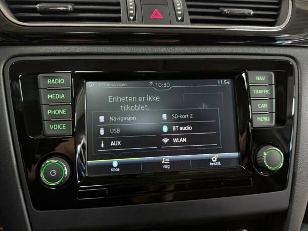 skoda-rapid-spaceback-bensin-2017-big-30
