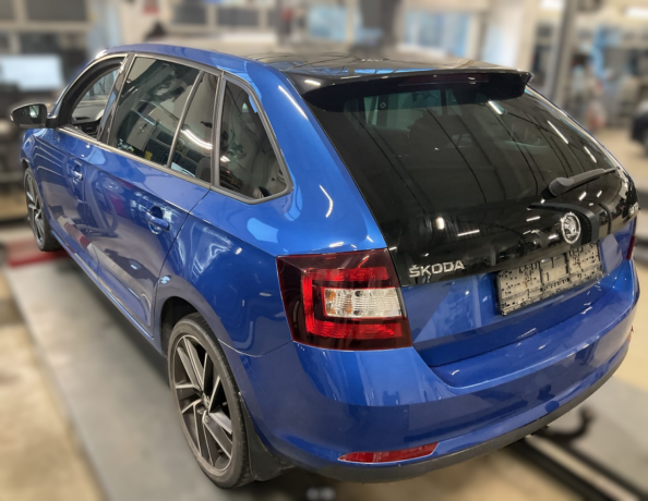 skoda-rapid-spaceback-bensin-2017-big-1