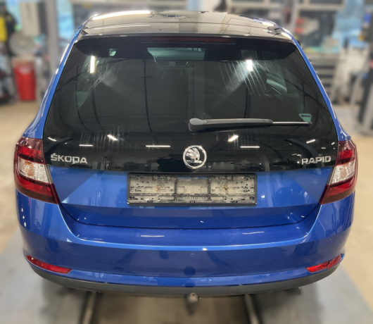 skoda-rapid-spaceback-bensin-2017-big-2