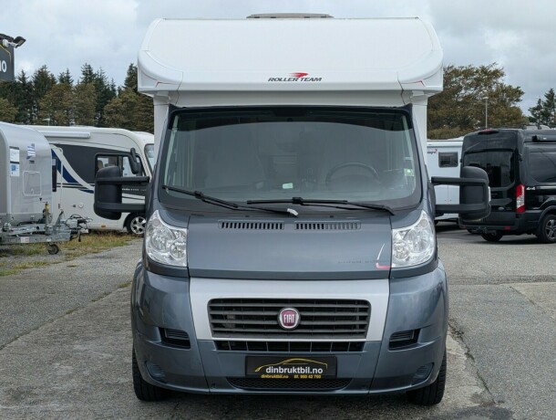 roller-team-zefiro-266p-queensbed-truma-6eh-stort-kj248leskap-midtstilt-vask-1-eier-siden-ny-diesel-2014-big-1