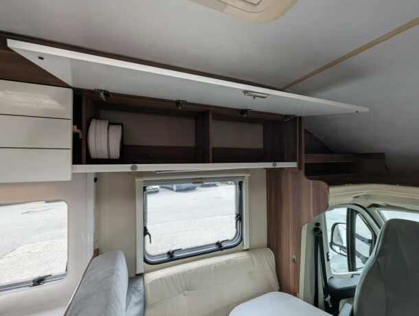 roller-team-zefiro-266p-queensbed-truma-6eh-stort-kj248leskap-midtstilt-vask-1-eier-siden-ny-diesel-2014-big-40