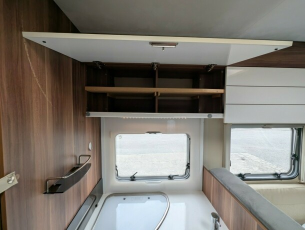 roller-team-zefiro-266p-queensbed-truma-6eh-stort-kj248leskap-midtstilt-vask-1-eier-siden-ny-diesel-2014-big-52