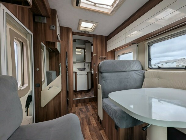 roller-team-zefiro-266p-queensbed-truma-6eh-stort-kj248leskap-midtstilt-vask-1-eier-siden-ny-diesel-2014-big-37