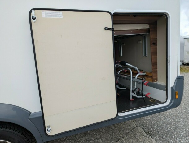 roller-team-zefiro-266p-queensbed-truma-6eh-stort-kj248leskap-midtstilt-vask-1-eier-siden-ny-diesel-2014-big-10
