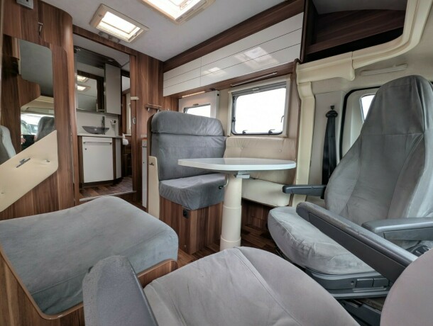 roller-team-zefiro-266p-queensbed-truma-6eh-stort-kj248leskap-midtstilt-vask-1-eier-siden-ny-diesel-2014-big-34