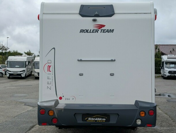 roller-team-zefiro-266p-queensbed-truma-6eh-stort-kj248leskap-midtstilt-vask-1-eier-siden-ny-diesel-2014-big-5