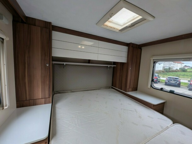 roller-team-zefiro-266p-queensbed-truma-6eh-stort-kj248leskap-midtstilt-vask-1-eier-siden-ny-diesel-2014-big-74