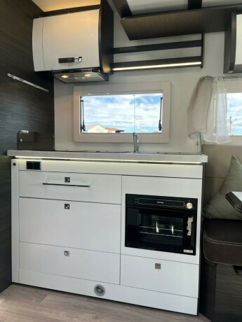 benimar-mileo-297-queensbed-senkeseng-9-trinn-automat-23-160hk-truma-med-elektrisk-vinterpakke-diesel-2021-big-38