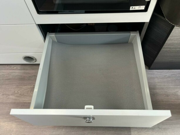benimar-mileo-297-queensbed-senkeseng-9-trinn-automat-23-160hk-truma-med-elektrisk-vinterpakke-diesel-2021-big-50