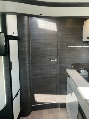 benimar-mileo-297-queensbed-senkeseng-9-trinn-automat-23-160hk-truma-med-elektrisk-vinterpakke-diesel-2021-big-59