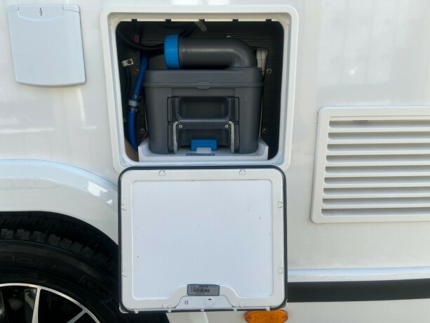 benimar-mileo-297-queensbed-senkeseng-9-trinn-automat-23-160hk-truma-med-elektrisk-vinterpakke-diesel-2021-big-11