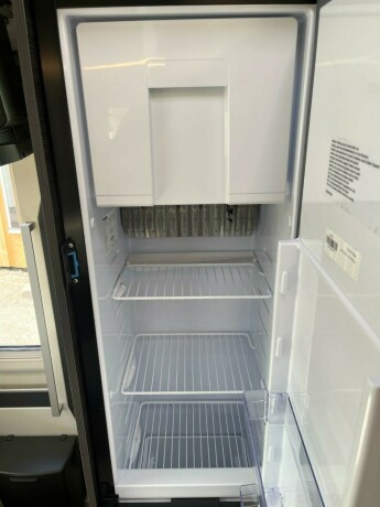 benimar-mileo-297-queensbed-senkeseng-9-trinn-automat-23-160hk-truma-med-elektrisk-vinterpakke-diesel-2021-big-54