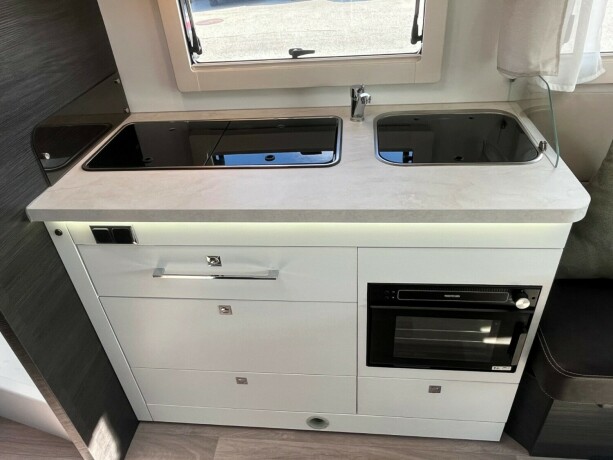 benimar-mileo-297-queensbed-senkeseng-9-trinn-automat-23-160hk-truma-med-elektrisk-vinterpakke-diesel-2021-big-41
