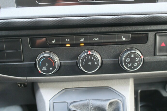 volkswagen-transporter-diesel-2020-big-20