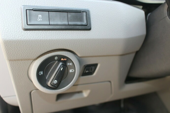 volkswagen-transporter-diesel-2020-big-12