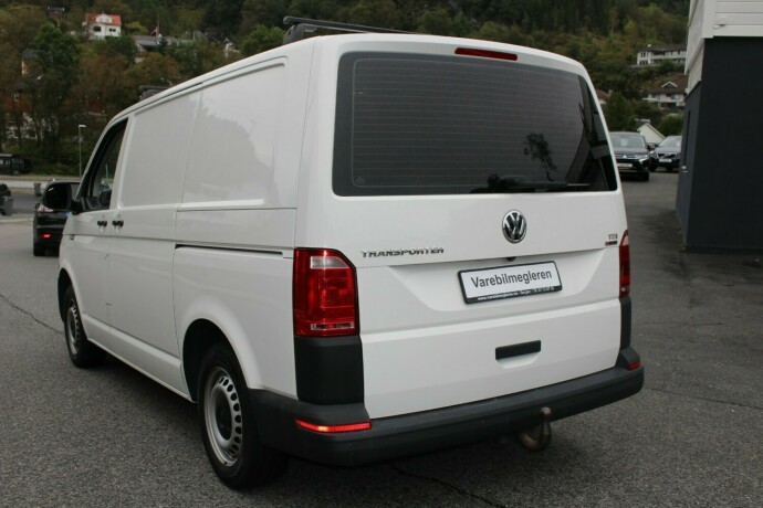 volkswagen-transporter-diesel-2018-big-2