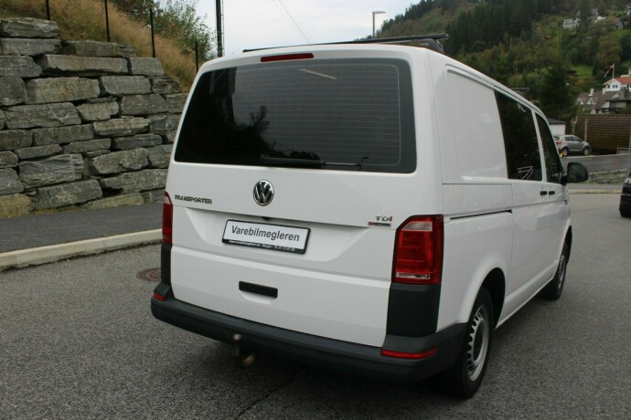 volkswagen-transporter-diesel-2018-big-3