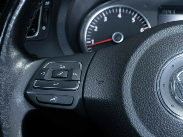 volkswagen-polo-bensin-2011-big-22
