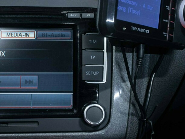 volkswagen-polo-bensin-2011-big-27