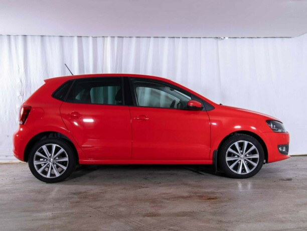 volkswagen-polo-bensin-2011-big-5