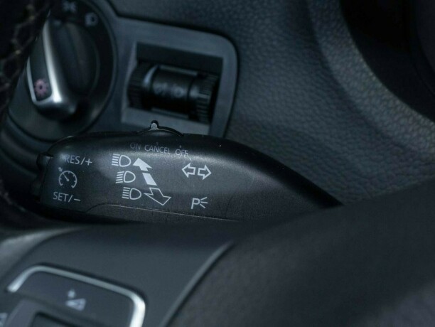 volkswagen-polo-bensin-2011-big-23