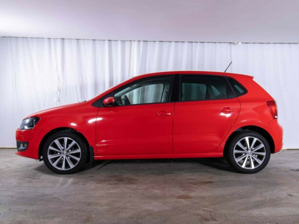 volkswagen-polo-bensin-2011-big-4
