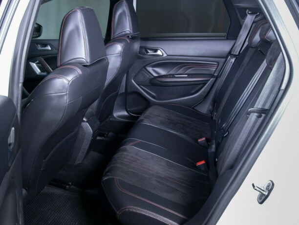 peugeot-308-diesel-2015-big-50